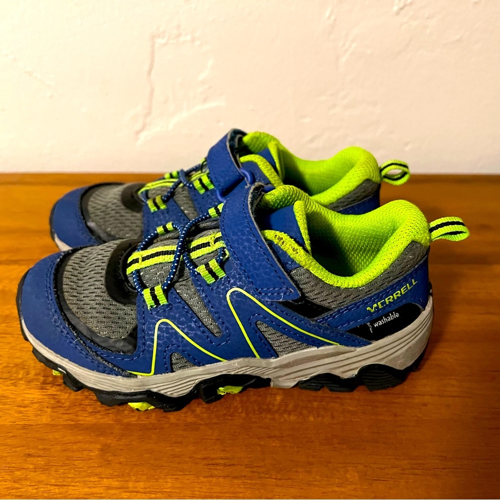 Merrell Trail Quest Junior hiking shoe - size little kids 10